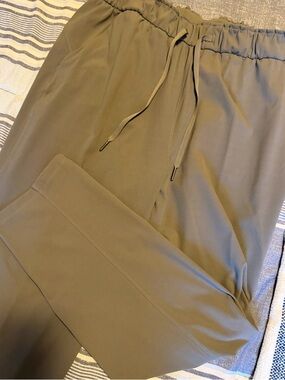 Lululemon Like New On the Move pant 7/8 High-Rise (SKU 5038)